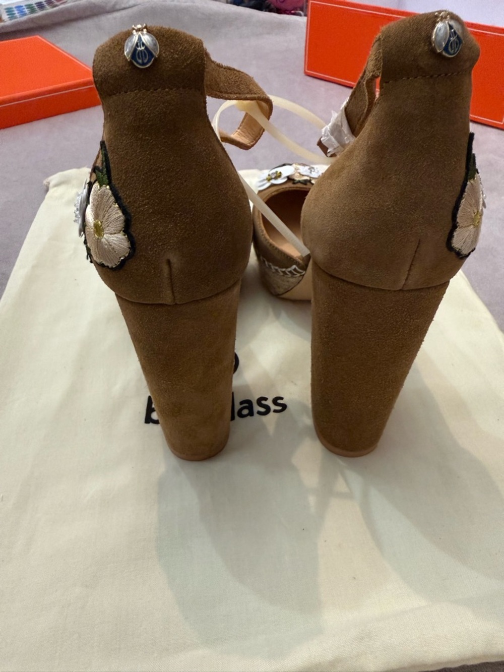 Bill Blass Floral Embroidered Platform Heels Women 8.5 Brown Suede Ankle Strap - Picture 4 of 11
